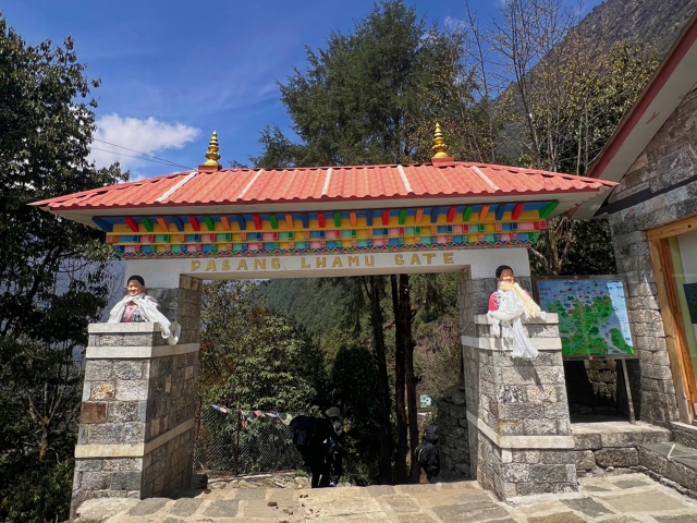Trek to Lukla