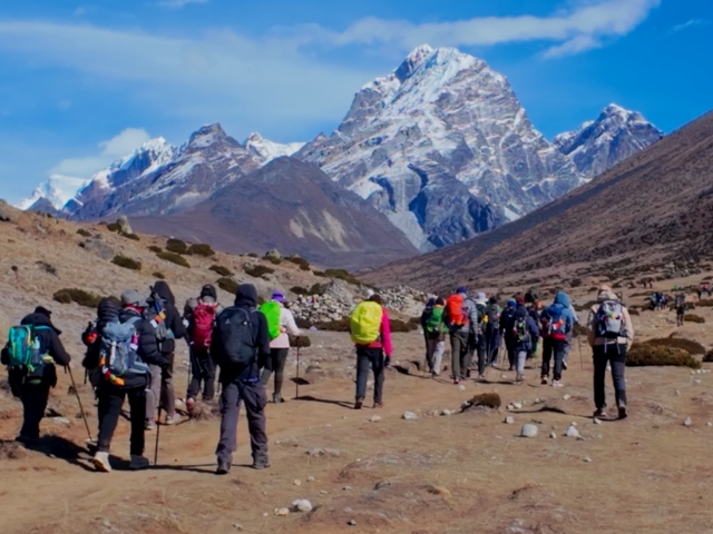 Trek to Lobuche