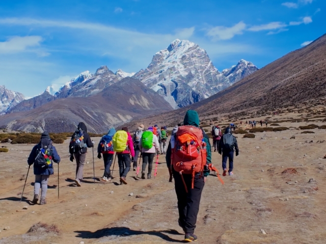 Trek to Lobuche