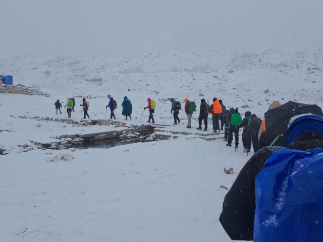 trekking trial in winter