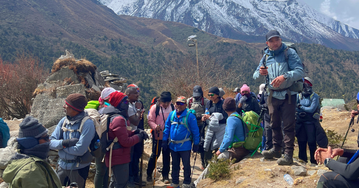 crowds in ebc trek
