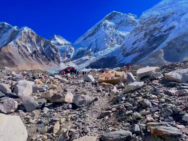 Trekking to Everest Base Camp