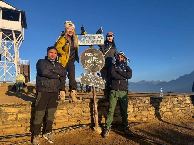 Ghorepani Trekking
