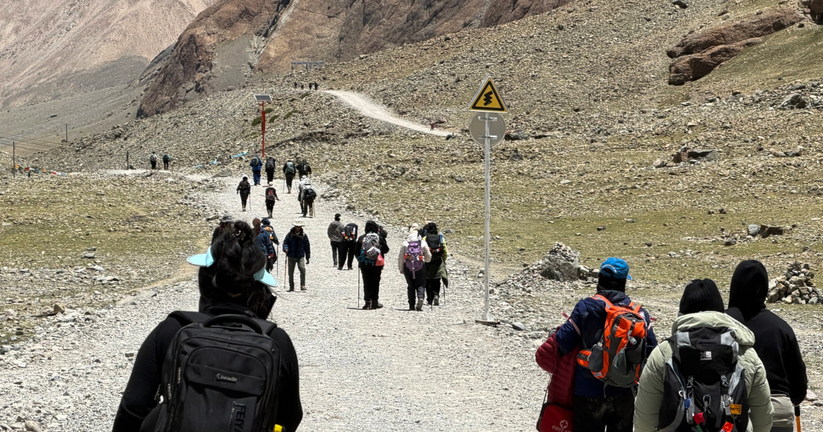 Trek from Darchen to Dirapuk