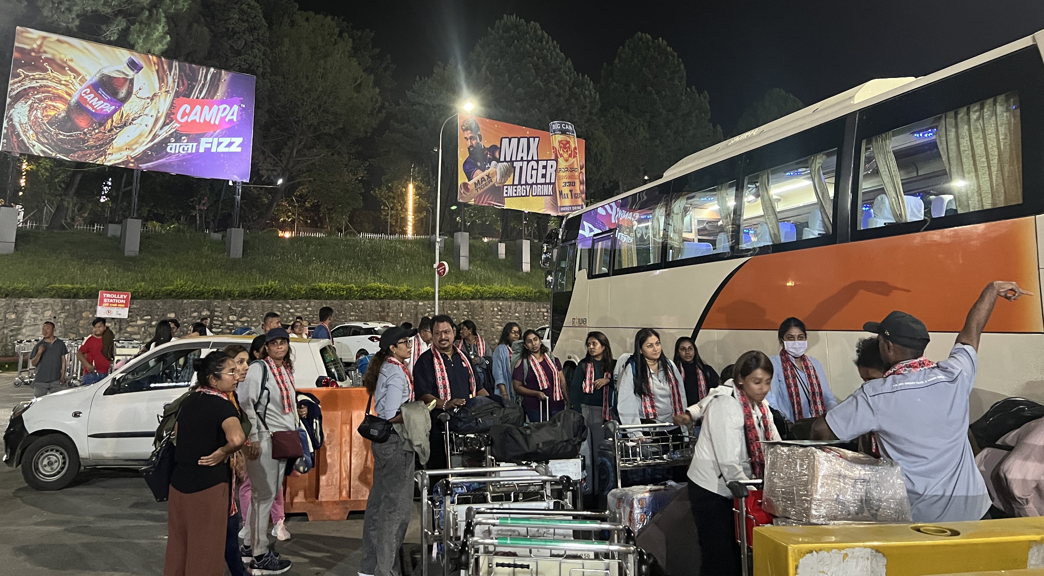 Fly Lhasa to Kathmandu