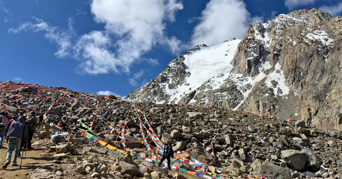 hike around kailash